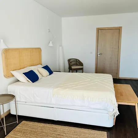 California Front Apartman *